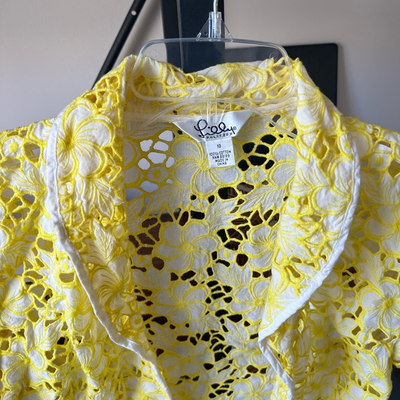 Lilly Pulitzer quilted floral blazer jacket - yellow and white with rose buttons - Picture 3 of 5